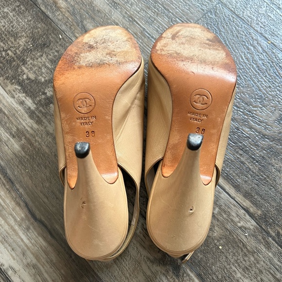 Vintage Chanel Gold Cap Toe Heels - Picture 5 of 6